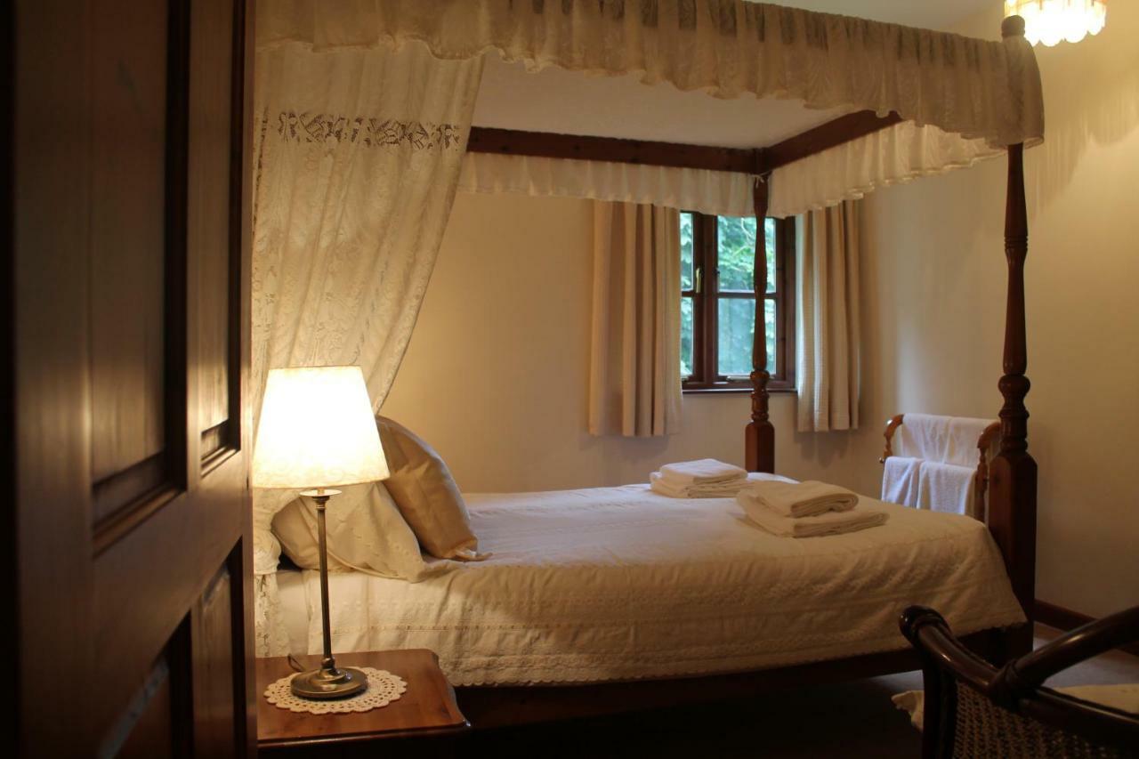 Polgreen Farm Bed & Breakfast Сейнт Остел Екстериор снимка